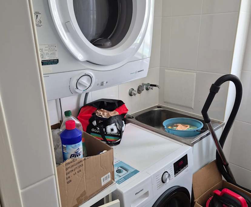 $275, Flatshare, 3 bathrooms, Surfers Paradise QLD 4217