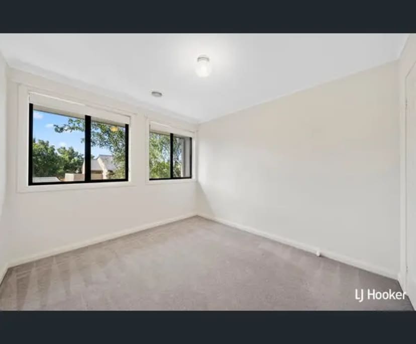 Unfurnished room in a share house
