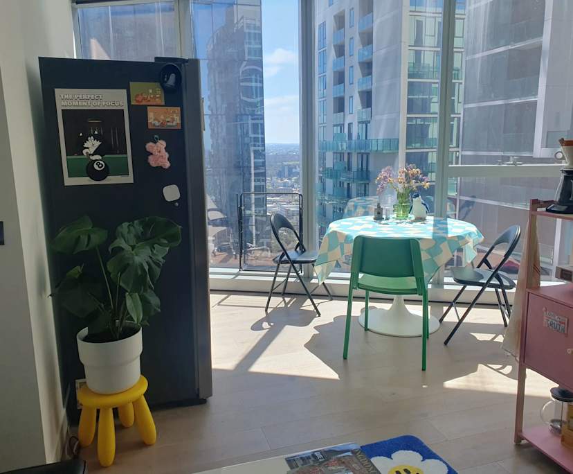 Furnished room in a flatshare