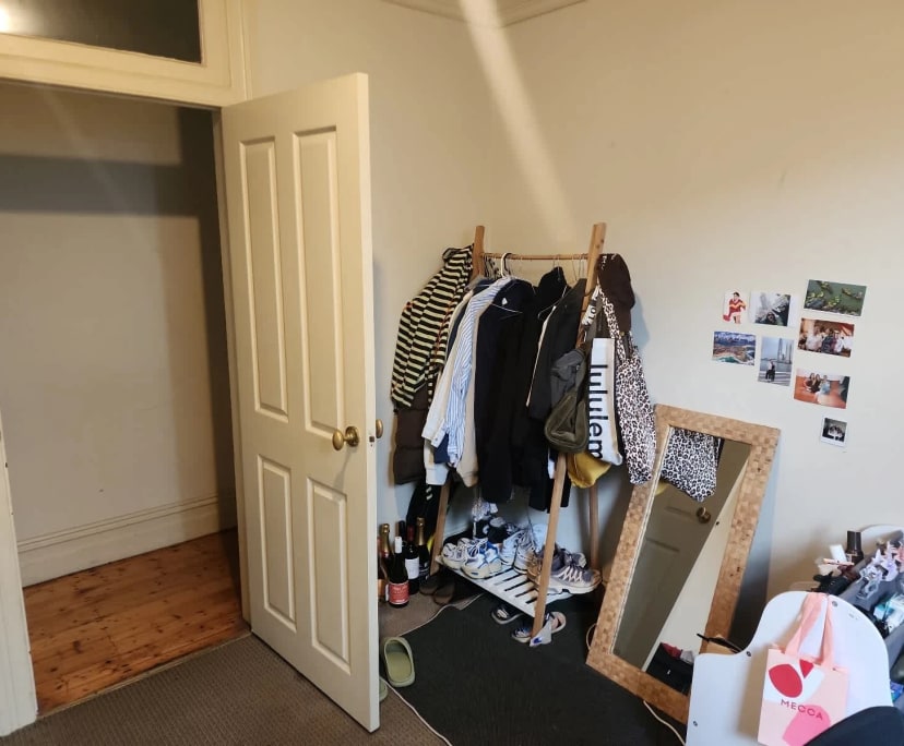 Room in a share house