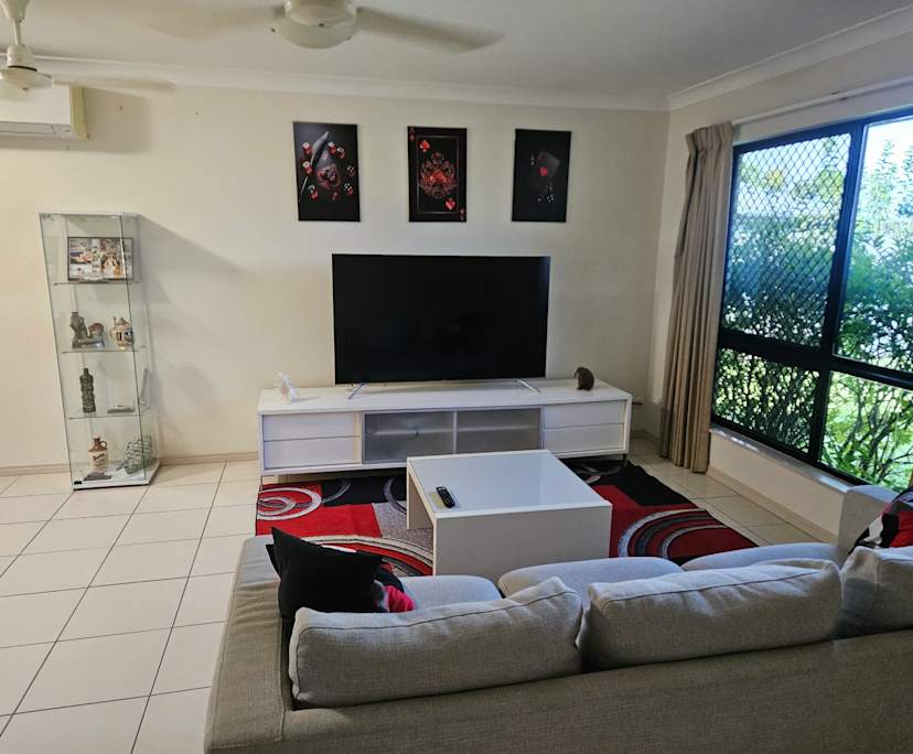 $350, Share-house, 4 bathrooms, White Rock QLD 4868