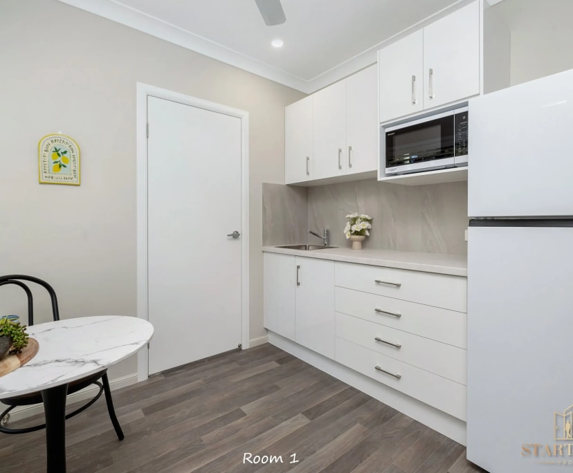 $420, Studio, 1 bathroom, Garbutt QLD 4814