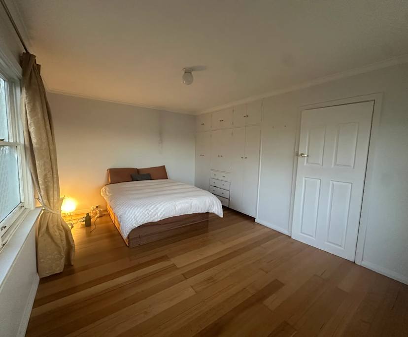 Room in a share house