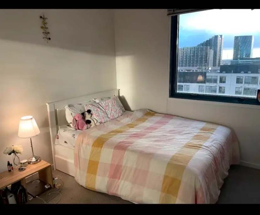 Furnished room in a flatshare