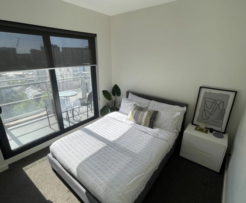 Furnished room in a flatshare