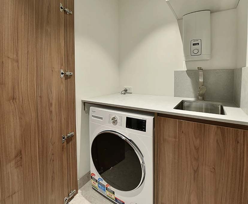 $1,050, Whole-property, 2 bathrooms, Melbourne VIC 3000