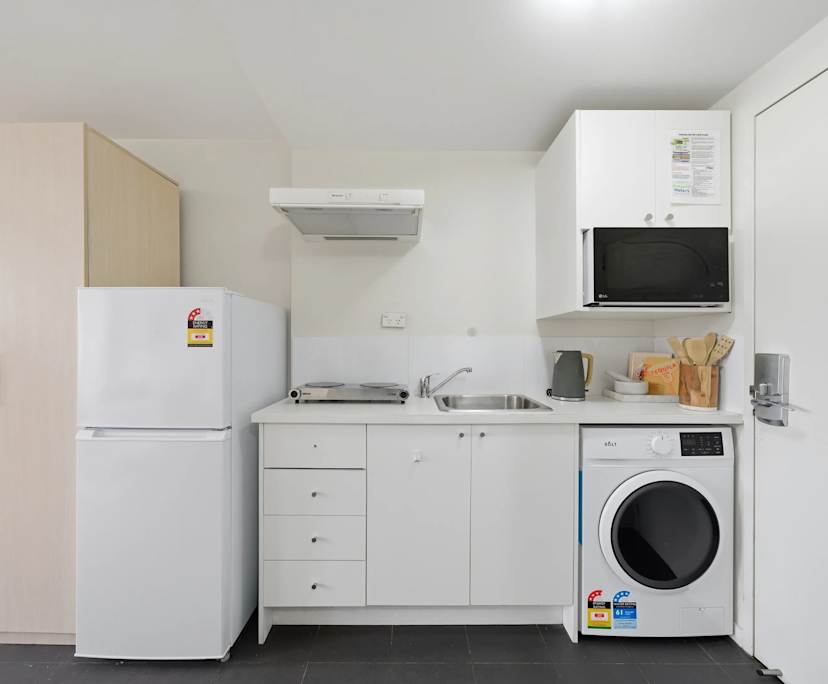 $695, Studio, 1 bathroom, Redfern NSW 2016