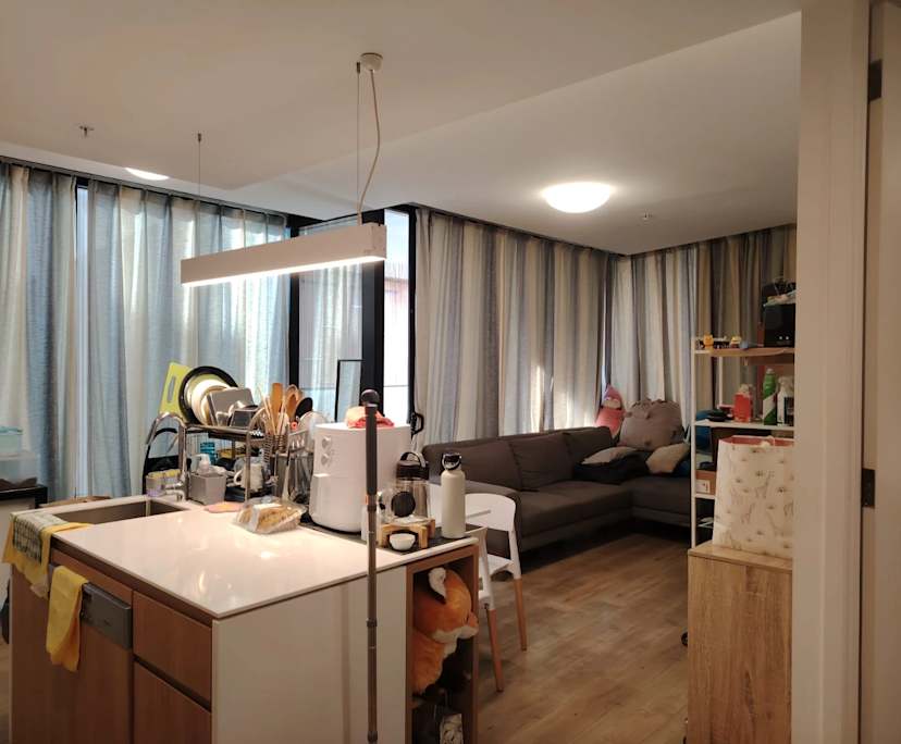 Furnished room in a flatshare