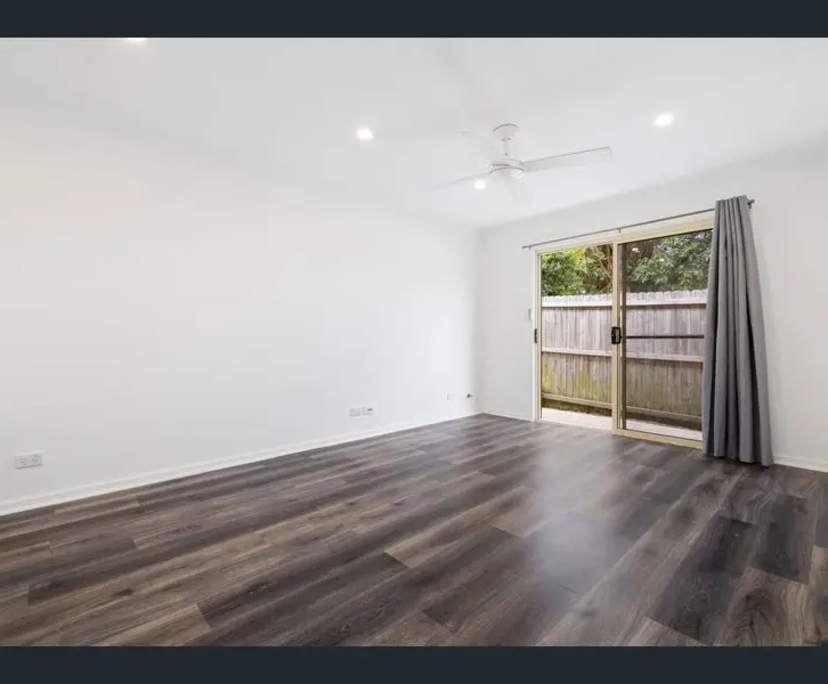 Unfurnished room in a flatshare