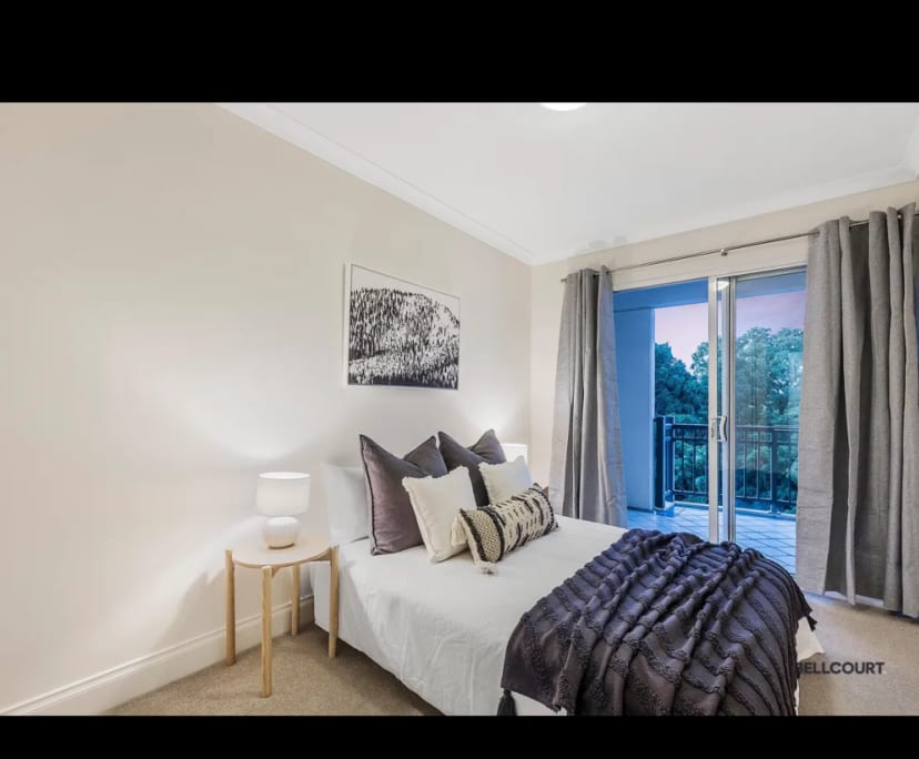 Furnished room in a flatshare