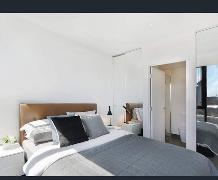 $710, Whole-property, 2 bathrooms, Southbank VIC 3006