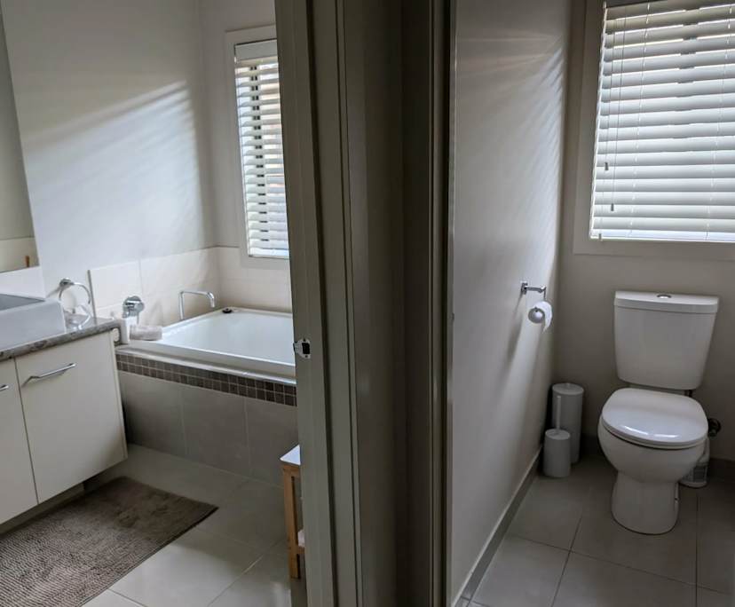 $350, Share-house, 3 bathrooms, Sandhurst VIC 3977