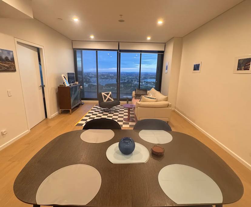 Furnished room with ensuite in a flatshare