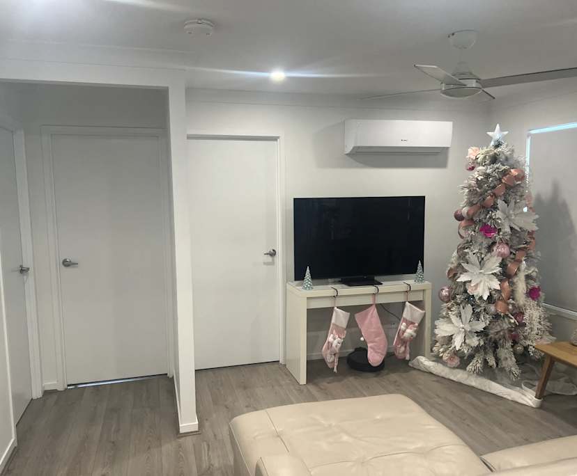 $250, Share-house, 3 bathrooms, Yarrabilba QLD 4207