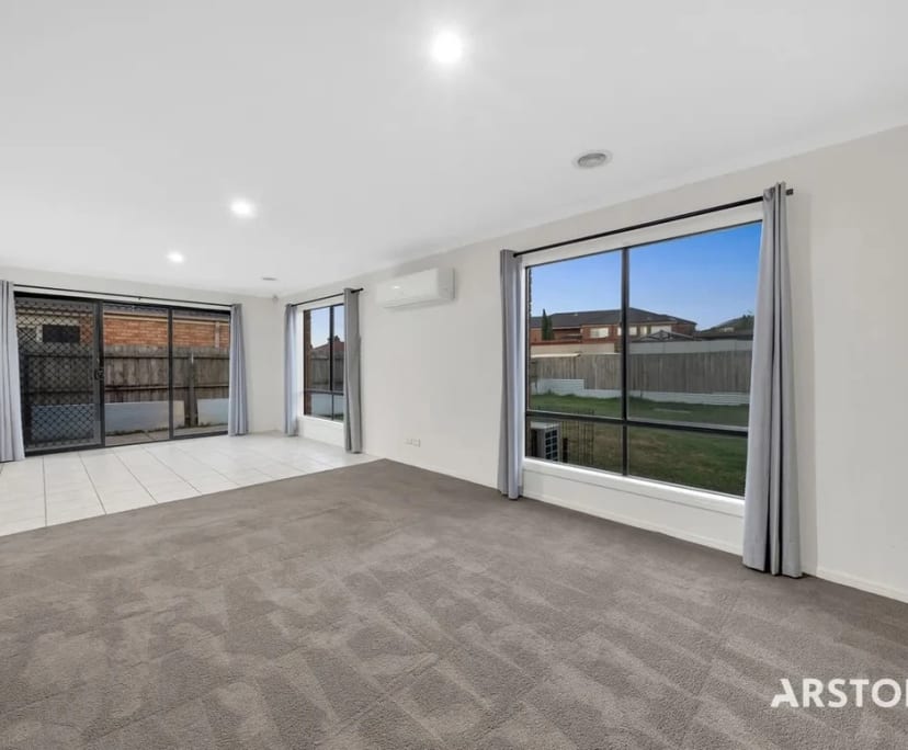 Unfurnished room in a share house