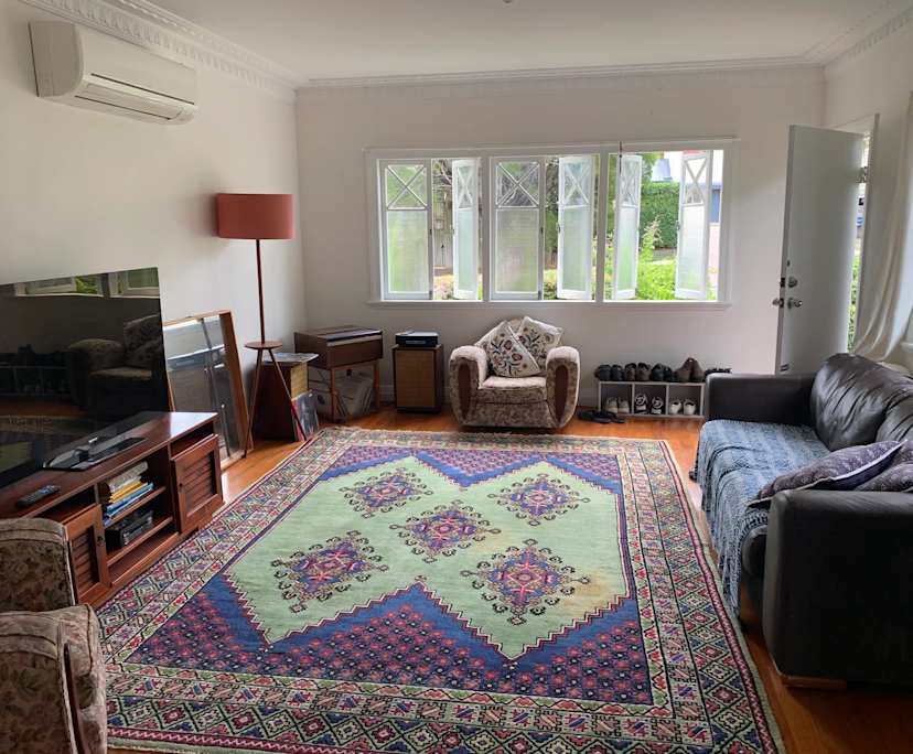 Room in a share house