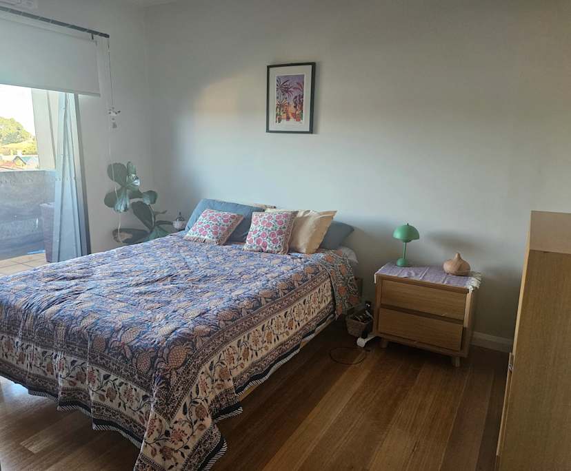 Unfurnished room in a flatshare