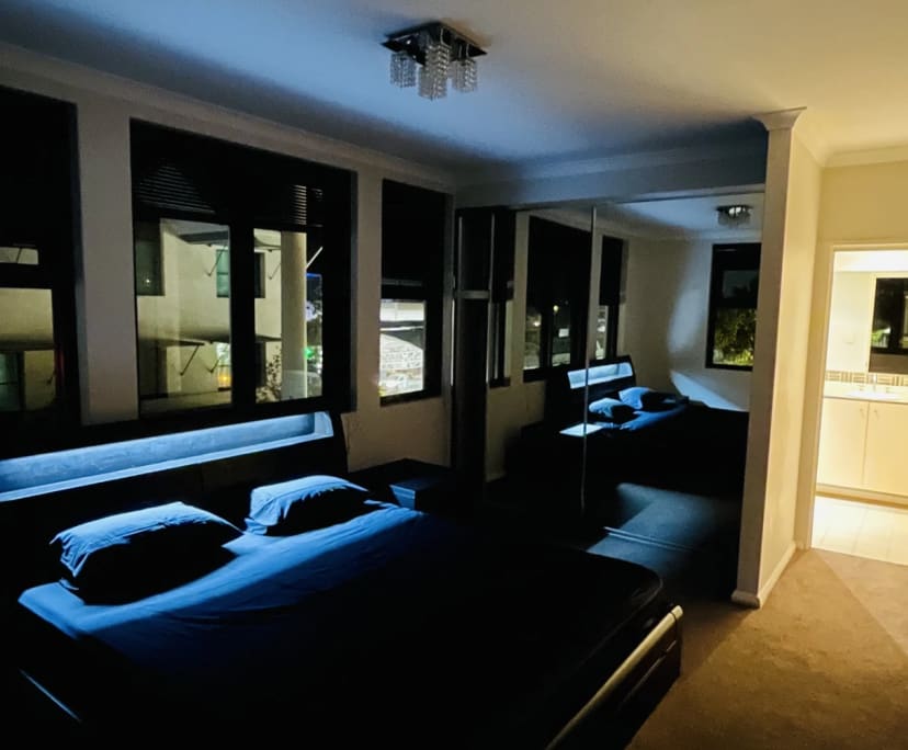 Furnished room with ensuite in a flatshare