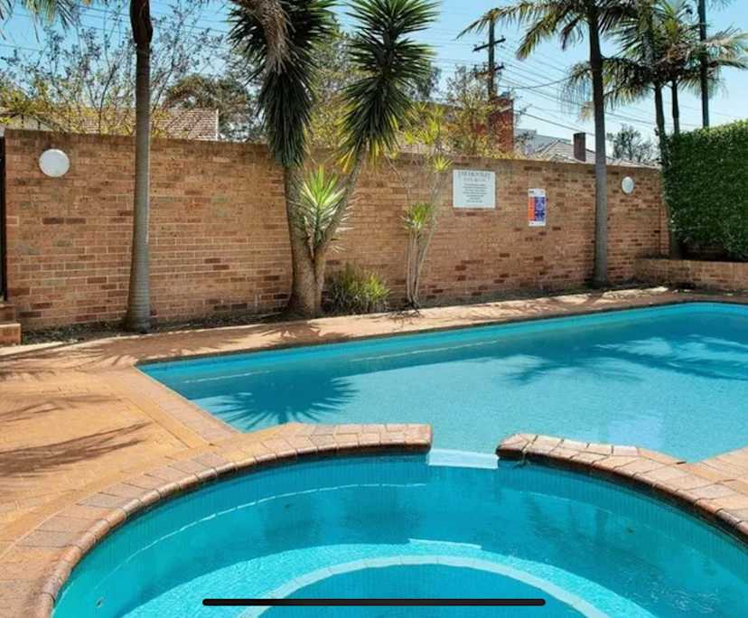 $580, Studio, 1 bathroom, Gladesville NSW 2111