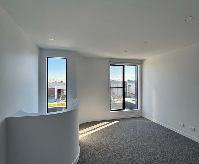 $250, Share-house, 3 bathrooms, Fraser Rise VIC 3336