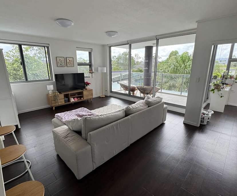 Unfurnished room with own bathroom