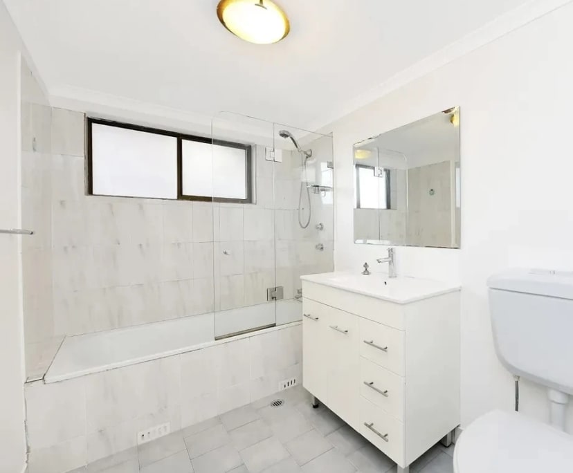 Furnished room in a flatshare