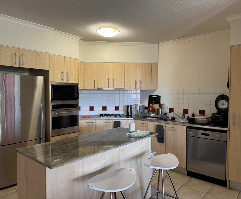 $350, Flatshare, 3 bathrooms, Spring Hill QLD 4000