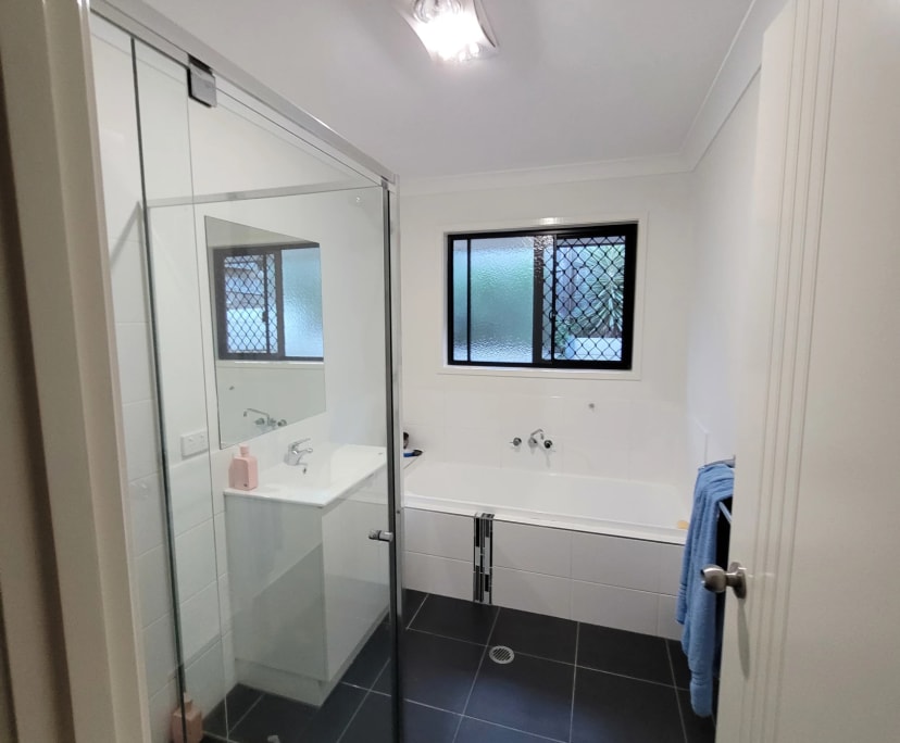 $150, Share-house, 4 bathrooms, Deebing Heights QLD 4306