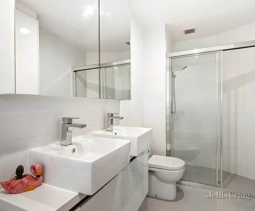 $530, Whole-property, 2 bathrooms, Fitzroy North VIC 3068
