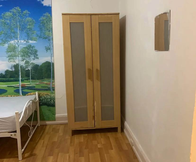 Furnished room in a share house