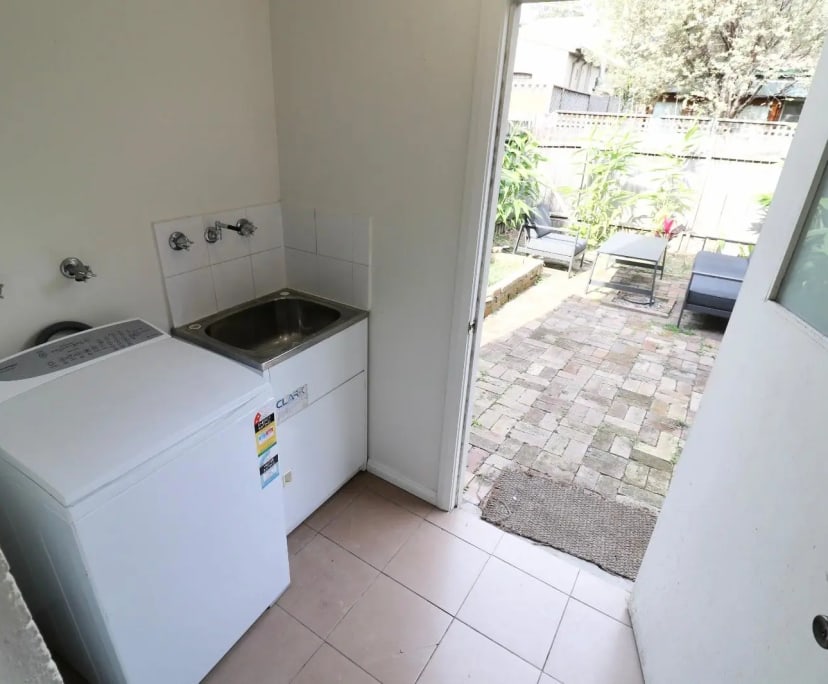 $350, Share-house, 5 bathrooms, Glebe NSW 2037