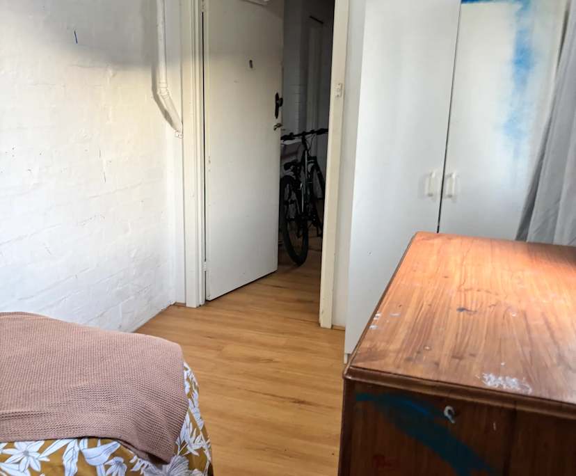 Room in a share house
