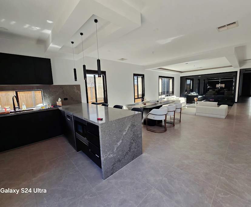 $300, Share-house, 3 bathrooms, Rockbank VIC 3335