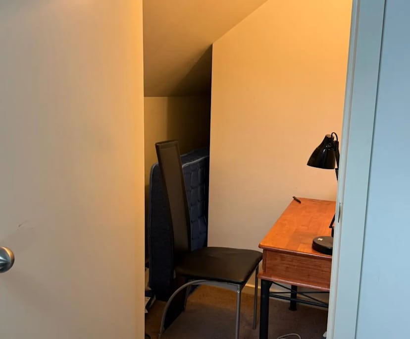 Furnished room with own bathroom