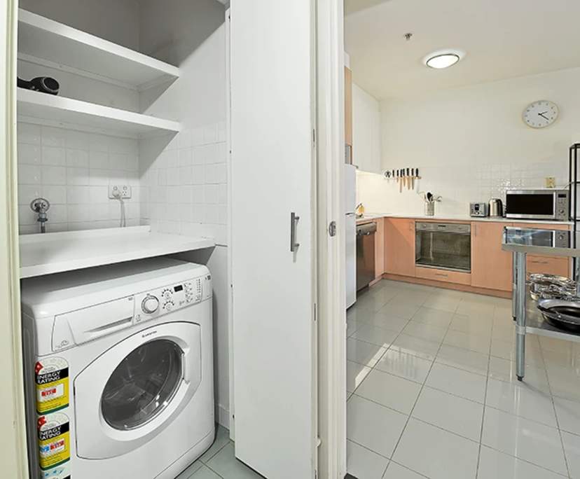 $770, 1-bed, 1 bathroom, Melbourne VIC 3000