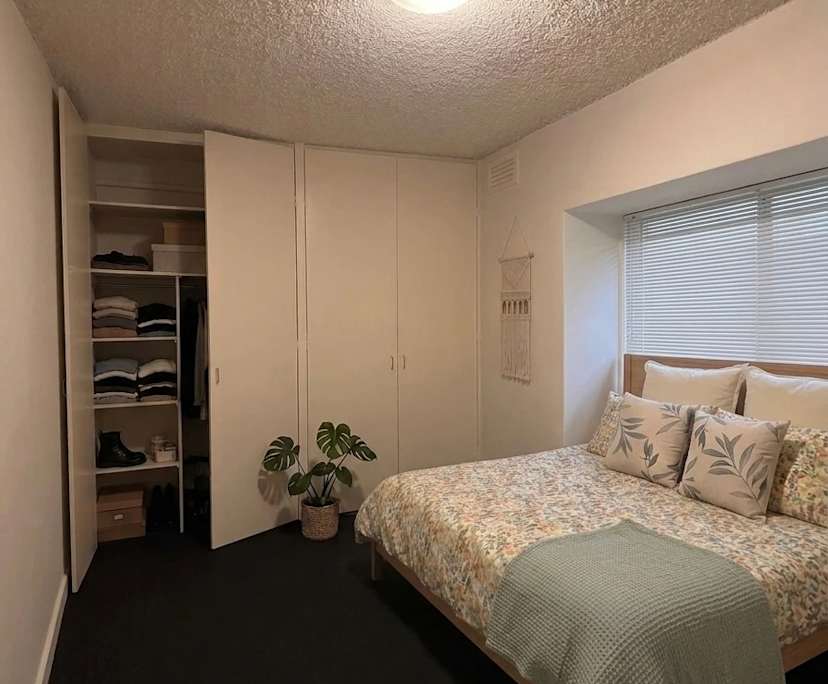 Unfurnished room in a flatshare