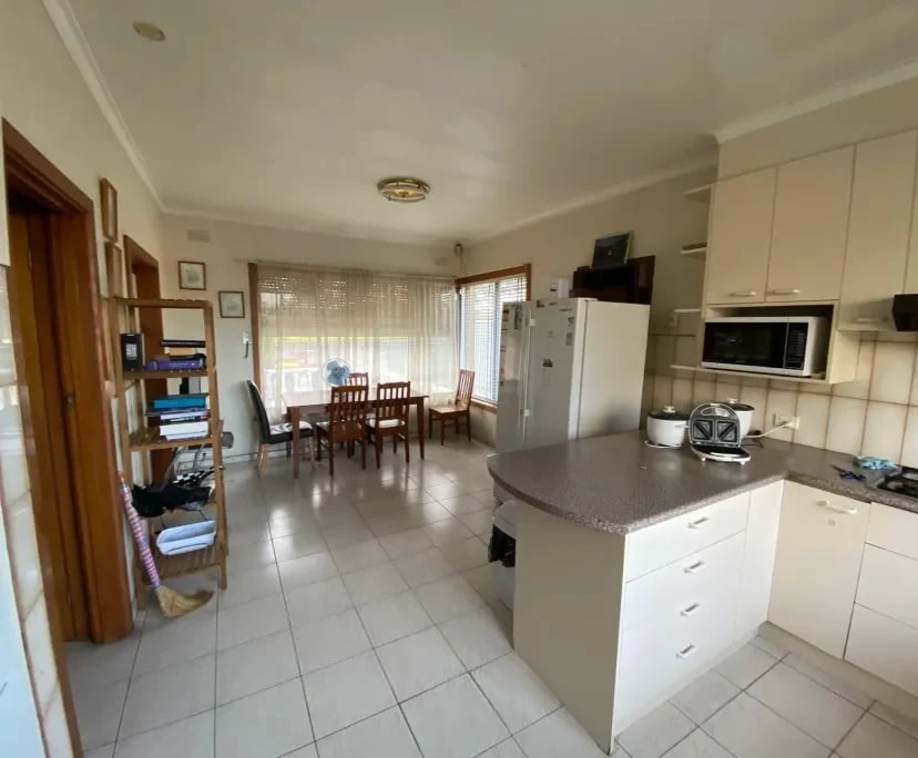 Room in a share house