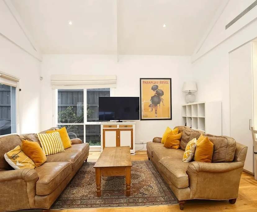 Whole property with 3 rooms for rent