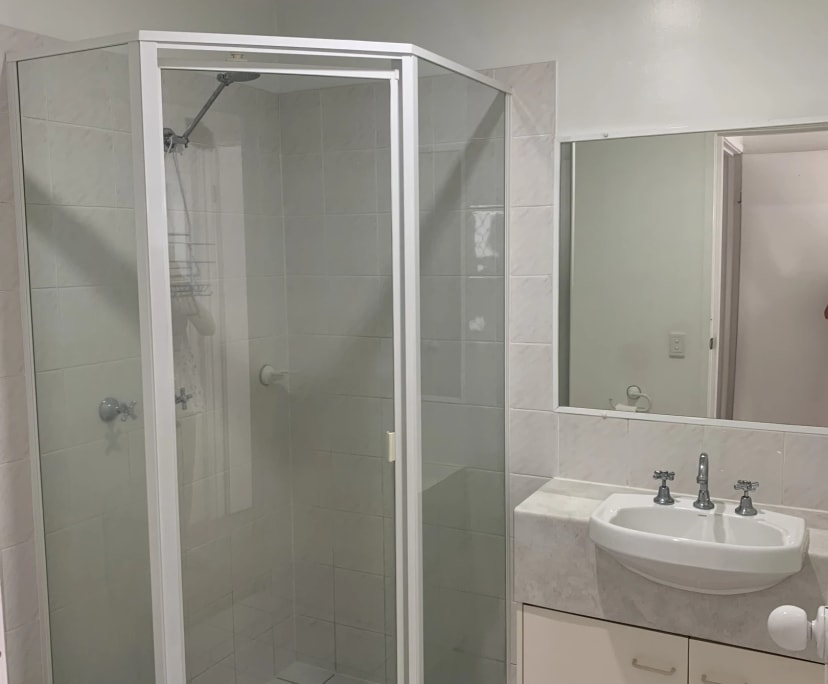 $300, Flatshare, 3 bathrooms, Robina QLD 4226