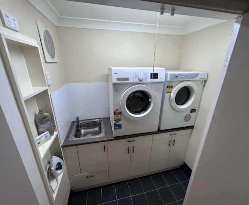 $445, Granny-flat, 1 bathroom, Carseldine QLD 4034