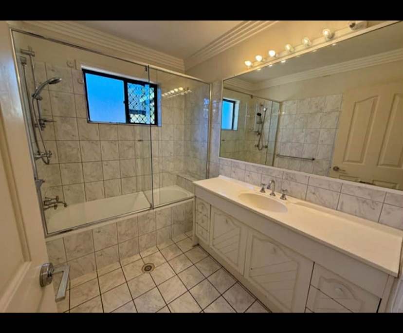 $340, Share-house, 3 bathrooms, Bundall QLD 4217