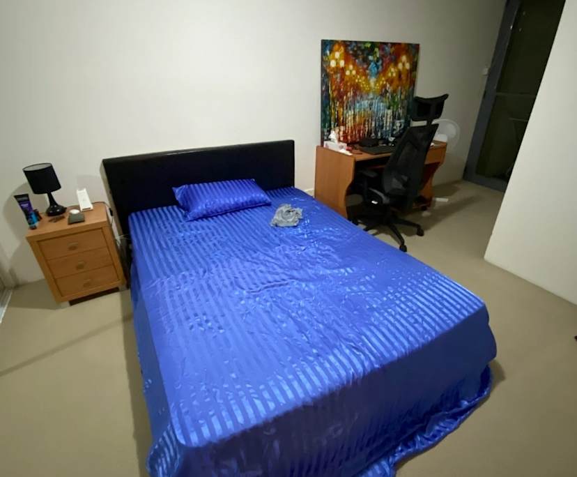 Furnished room in a flatshare