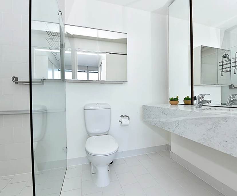 $1,450, Whole-property, 3 bathrooms, Melbourne VIC 3000