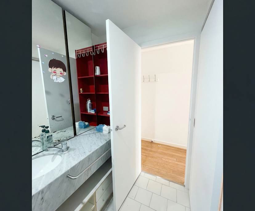$730, Whole-property, 2 bathrooms, Melbourne VIC 3000