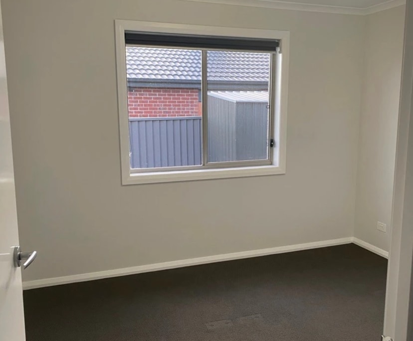 $210, Share-house, 3 bathrooms, Alfredton VIC 3350