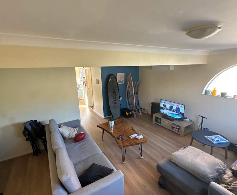 Unfurnished room in a flatshare