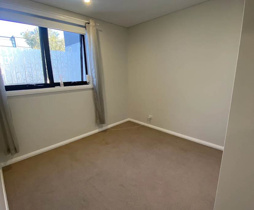 Unfurnished room with own bathroom