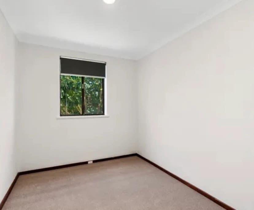 Unfurnished room in a flatshare
