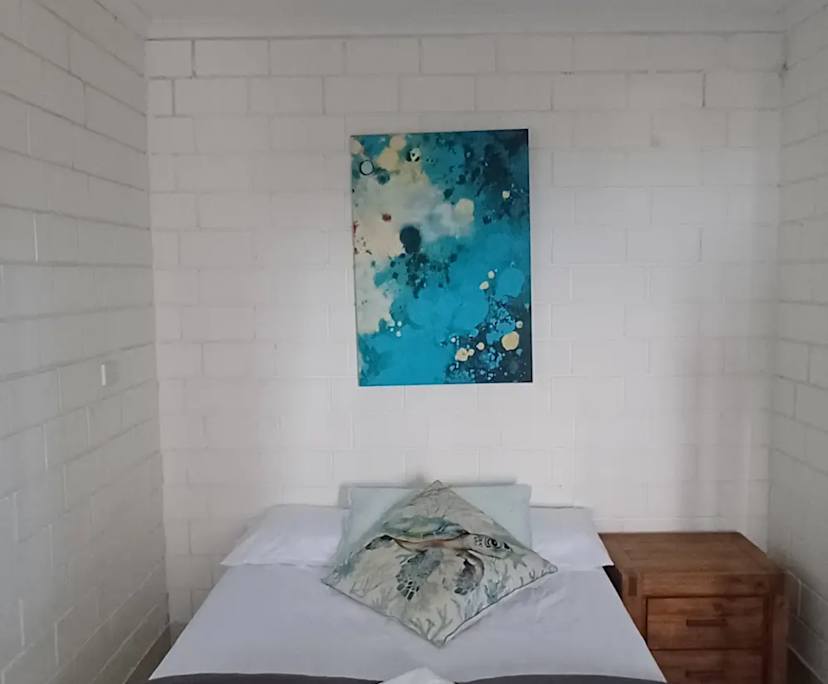 $350, Homestay, 3 bathrooms, Airlie Beach QLD 4802