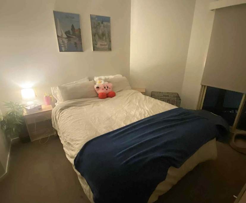 Unfurnished room in a flatshare